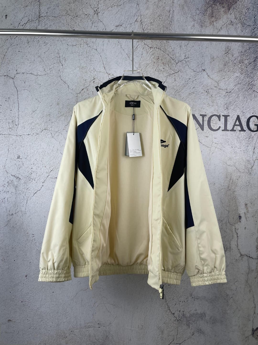 シンプルライン トラックジャケット