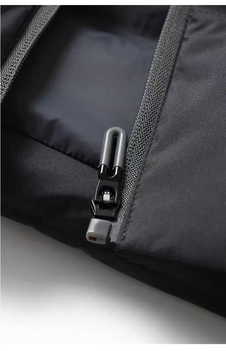 軽量ダウンブレンドトラックジャケット